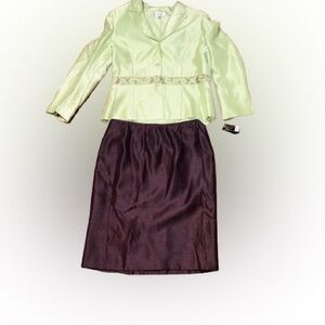 Elegant LeSuit two-piece suit green jacket brown skirt